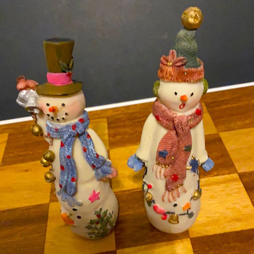 Holiday Snowmen Carolers